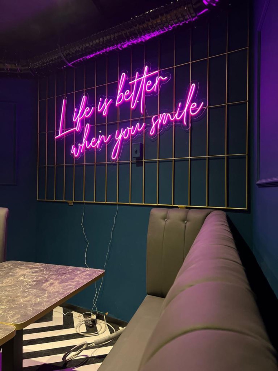 Led neon iç mekan uygulaması