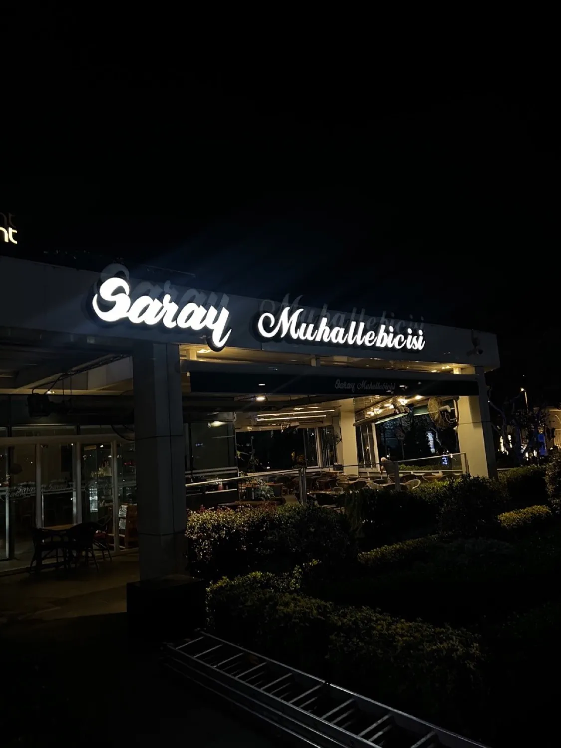 Saray mağaza tabelası