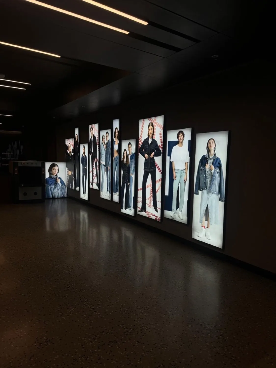 Tekstil mağazası neon uygulaması